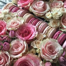 Jual bloom box 13 jaminan bunga pasti sampai harga murah gratis ongkos kirim layanan 24 jam pengiriman ke seluruh indonesia. Boxes Are The New Bouquets Le Bloom Box