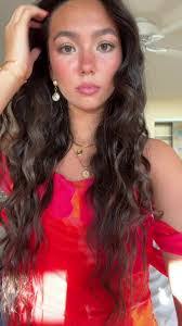 Aly Cox's Instagram, Twitter & Facebook