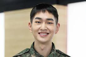 Open them to get a full hd lockscreen. Shinee S Onew To Be Discharged Straight From Final Leave Due To Military S Covid 19 Protocol Soompi
