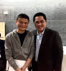 Namanya erick thor mulai melambung saat ia membeli klub inter milan yang berbasis di italia walau beberapa tahun kemudian ia menjual kembali. Inter Auf Twitter Erick Thohir Attended The Afc Champions League Final 2015 And Met With Jack Ma The Founder Of Alibaba Group Fcim Https T Co Je99txshii