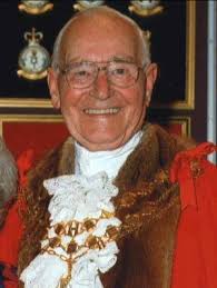 Alfred Button and Sons dinner, mid 30's to early 40's. My aunt Kath East  (nee Osborn), my mother Doris Bullock (nee Osborn), father Charles Bullock,  grandmother Agnes Osborn, uncle 'Bill' East, and