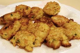 È conveniente immergere il cavolo in una pastella raccogliendo infiorescenze con una forchetta. Ricetta Frittelle Di Cavolo In Pastella Napoletane