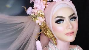 25 makalah diajukan sebagai tugas mata kuliah sejarah mode tata rias dosen pengampu : 10 Gaya Makeup Untuk Pengantin Hijab Bisa Jadi Inspirasi Kamu Nih Ilmupedia Co Id