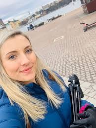 Diana Blas's Instagram, Twitter & Facebook