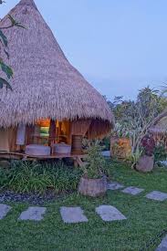 Das haus ist ein traum und das zimmer ist wunderschön hell und groß (26 qm). 1br Romantic Nature Hut In Ubud Great Views Hutten Zur Miete In Blahbatuh Bali Indonesien Ubud Bali Indonesien