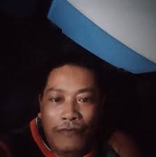 Snorkelling' You can use a face mask or goggles for snorkelling. Also, in  the spelling is snorkeling and in k it's snorkelling. Fins are commonly  used but generally speaking 'fins' and 'flippers'