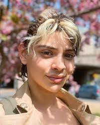 Derek Brotherton's Instagram, Twitter & Facebook