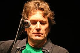 Mark Perry premieres hockey song nationally