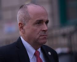 NYPD sergeants' union threatens to 'expose' mayor after 'declaring war' in  wake of officer shootings