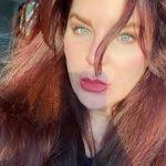 Deborah Girdler's Instagram, Twitter & Facebook