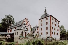 Traum von einer hochzeit im schloss neuschwanstein. 50 Hochzeitslocations In Thuringen Ideen Thuringen Burg Hochzeitslocation