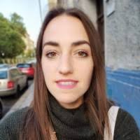 100+ profilů „Amy To“