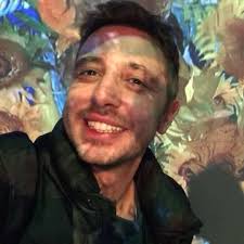 What happens to a personal quest card when a new character is started?