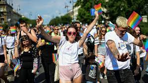 Mégis eljött kispestre a villarreal tartalékcsapata, és gól nélküli döntetlent játszott a honvéd ellen. Index Belfold Budapest Pride 2018 Percrol Percre