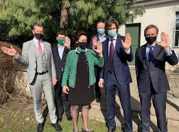 A focival kapcsolatos alapműveltségem hiányában így csak a spanyol virtusra, dallamokra, ételekre és temperamentumra hivatkozhatok. Telex A Spanyol A Nemet A Holland Az Ir A Sved Es A Belga Nagykovet Kozos Fotoval Uzent A Csalad Az Csalad