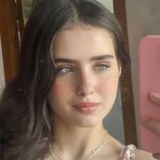 Thick thighs saves lives and I wanna be saved. Plus I'm like a fat kid and  I love cakes. Seriously your absolutely beautiful 😍