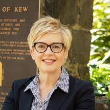 Deborah Towe's Instagram, Twitter & Facebook