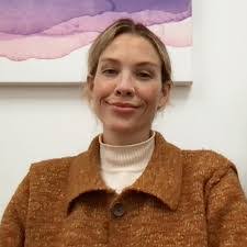 Melanie Snider's Instagram, Twitter & Facebook