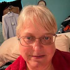 What is the ideal number of similar food trucks at an event?