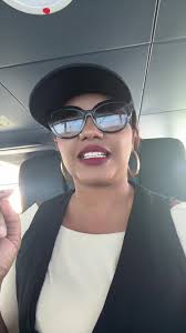 Lorsque la beauté d’abord prend Maria Galanta pour anjouan sa donne ça.  Merci commandant pour cette accueil @StaCo Officiel @Danson Coiffeur  @feliciaMessi alias la patronne #salondecoiffure ...