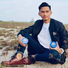 Berhubung semua wajah tak terlalu terlihat simetris, pilihan paling. Gaya Rambut Lelaki Yang Trendy Sesuai Mengikut Bentuk Wajah Papaglamz Com