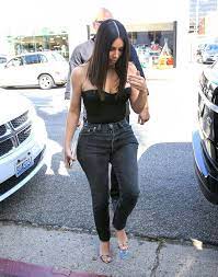 Got Curves Here Are The Best Jeans For An Hourglass Figure 2000s Fashion Trends Make Skinny Jeans Fashion
