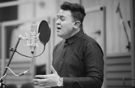 Beragam cara untuk bisa mendengarkan musik atau lagu yang disukai, yang paling populer tentu saja streaming lagu pamit rabi misalnya supaya mendapatkan mp3 dari lagu tersebut sehingga bisa didengarkan offline alias bisa didengarkan walau tanpa akses internet. Bikin Merinding Megahnya Tulus Bawakan Lagu Pamit Bareng Orkestra Di Praha