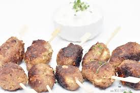 Last Minute Silvester Rezept Gefullte Mini Frikadellen Am Stiel Mini Frikadellen Rezepte Rezepte Mit Frikadellen