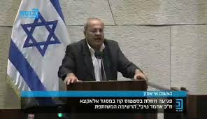 אתמול (ג') התעוררה סערה בעקבות הצהרתו של שר התקשורת יועז הנדל כי: Wcswek1wiobbam