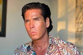 Roberto palazuelos badeaux (born january 31, 1967 in acapulco, guerrero), better known as roberto palazuelos (spanish pronunciation: Es Un Loco Y Lo Voy A Encontrar La Fuerte Advertencia De Roberto Palazuelos A Quien Intento Incendiar Su Hotel Infobae