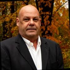 One pattern I keep seeing across high-performing marketing teams: they've  stopped chasing scale through sheer volume.