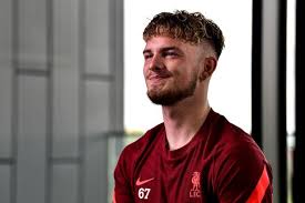 Harvey elliott has revealed that he will shave off his trademark top knot hairstyle when he scores his first goal for liverpool, admitting it's not a popular haircut.. Liverpool Coach Information Salah S Lesson For Harvey Elliott At Pre Season Camp