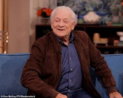 How Old Is David Jason Actor - Sport Squad