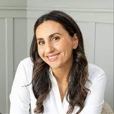 Lisa Dipiazza's Instagram, Twitter & Facebook