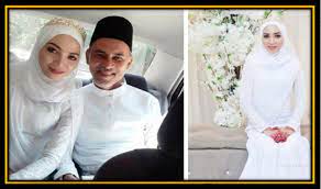 Aman graseka stars in aku bukan gila | kisah seorang gadis bernama adra, yang memulakan perjalanan ke pekan kecil llandudno yang indah, di wales utara. 8 Gambar Lihat Wajah Terbaru Reena Areena Isteri Aman Graseka Yang Cun Melecun Bahagia Betul Kehidupan Diorang Skrg Trending Now