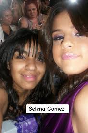 Christina (@lazuliluna_)