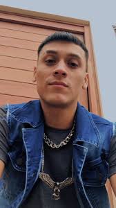 Manuel Coba Kamu Baca Didepan