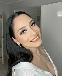 There is no past version of yourself that you “need to get back to.” Life  is about flowing forward, and growing from the new lessons learned.  🙌🏻💃🏻✨