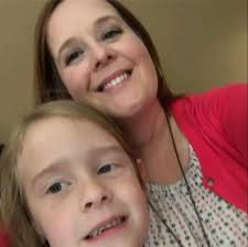 Laura Deckard (@laura.deckard1)