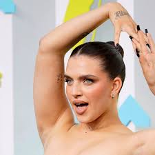 Mae Muller: I Wrote a Song review