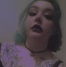 Nicole Cassell's Instagram, Twitter & Facebook