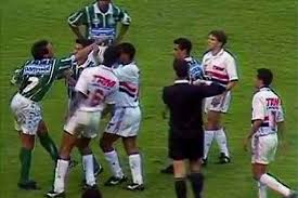 Mostra como eram os times no último. Palmeiras E Sao Paulo Se Reencontram 25 Anos Apos Confusao No Jogo Da Paz Superesportes