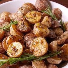 Rosemary Roasted Potatoes Recipe Potato Side Dishes Thanksgiving Side Dishes Healthy Rosemary Roasted Potatoes