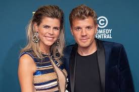 Maybe you would like to learn more about one of these? Zwangere Kim Kotter Deelt Prachtig Filmpje Van Draakje In Haar Buik