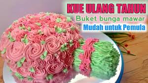 ∙ promo pengguna baru ∙ kurir instan ∙ bebas ongkir ∙ cicilan 0%. Cara Menghias Kue Ulang Tahun Buket Bunga Mawar Mudah Untuk Pemula Xo Kitchen Youtube