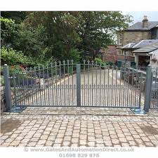 Let's say i've never considered having a driveway gate before. Short Metal Driveway Gate 001 Gates Automation Direct