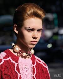 Het dubbelleven van Nanne (20): ze loopt als topmodel voor Gucci, maar bakt  ook oliebollen bij de scouting 💪😍 Lees meer over Nanne en hoe ze model  werd: https://www.ad.nl/binnenland/~a6c292d61