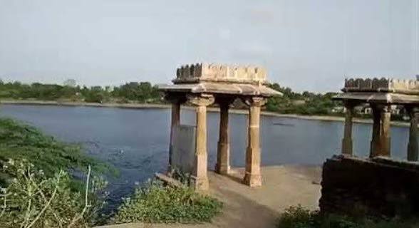 Khan Sarovar, Patan, Gujarat - Vushii.com