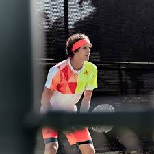 Die deutsche nummer eins lässt mit seinem outfit aufhorchen. Outfits Der Pros Alexander Zverev Tennisnet Com
