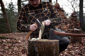 Selber fällen und baum fällen kosten einsparen? Selbst Einen Baum Fallen Knivesandtools Erklart Dir Alles